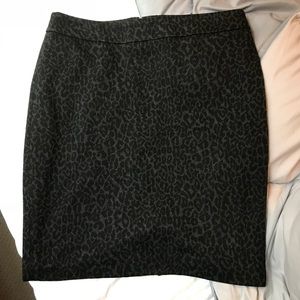 Ann Taylor LOFT leopard pencil skirt - 8P